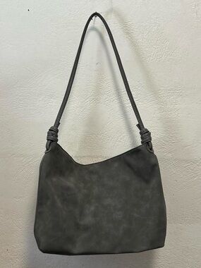 Everyday Gray Leather Shoulder Bag